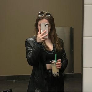 Meet your Posher, Corrinne